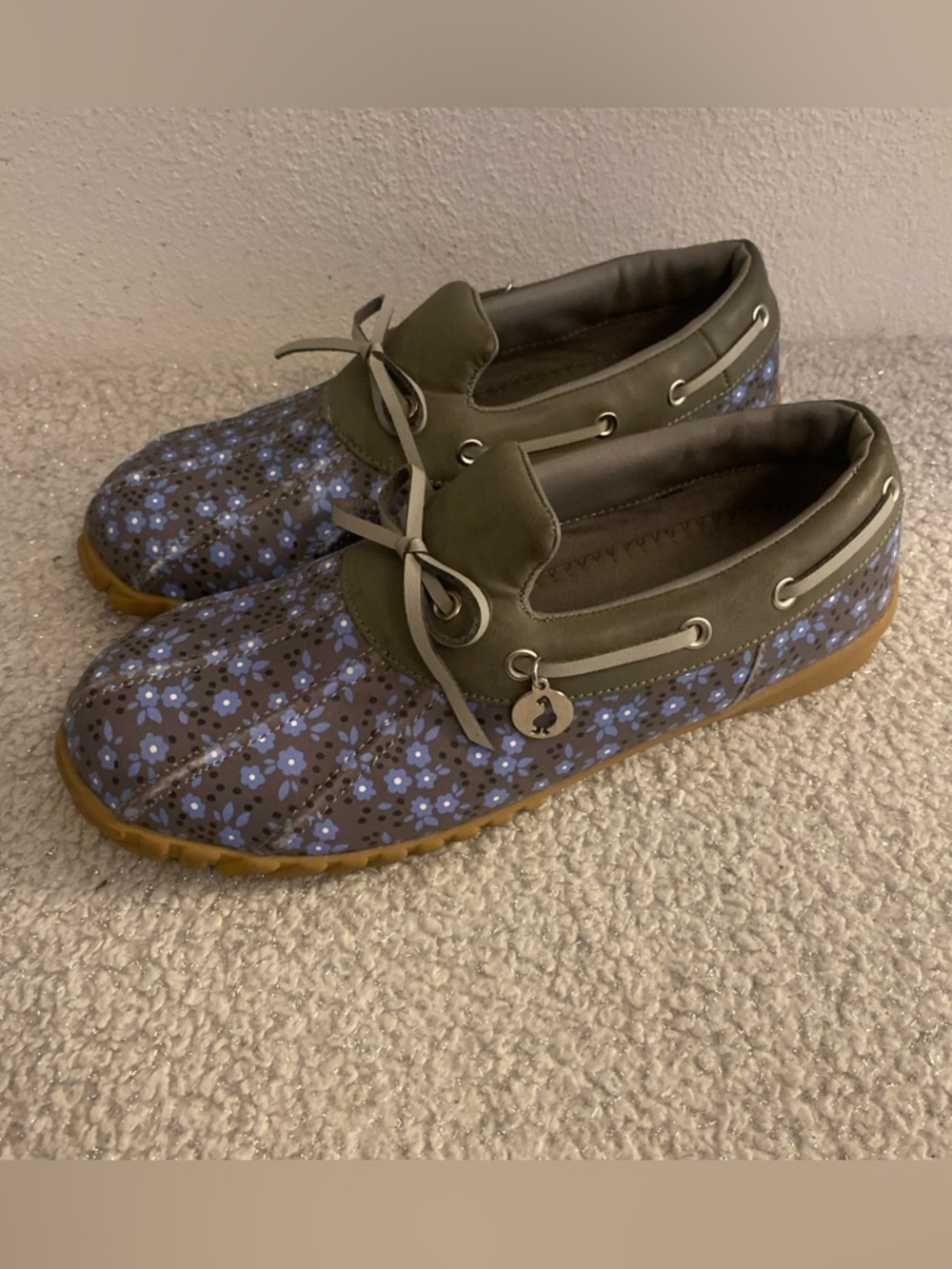 Floral Slip-On Shoes in Blue and gray rain, garden shoes 7M